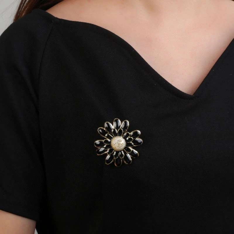 Chanel Brooches Comfortable 228216