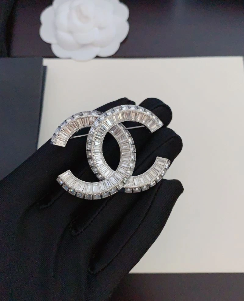 FreshLook Chanel Brooches 228211