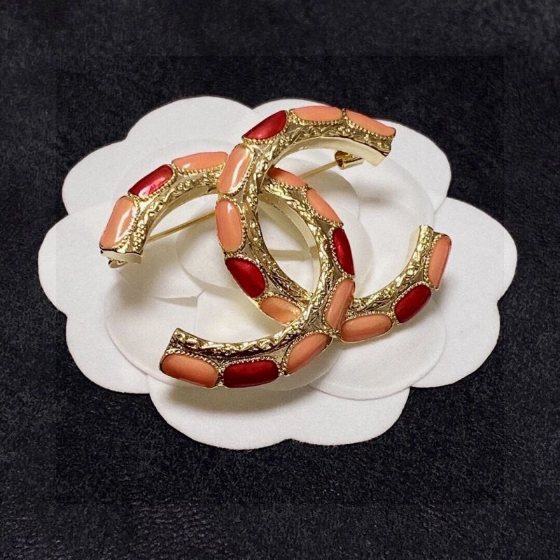 Minimalist Chanel Brooches 228252