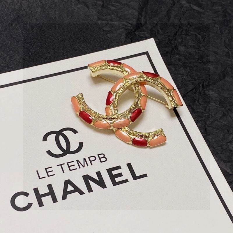 Minimalist Chanel Brooches 228252