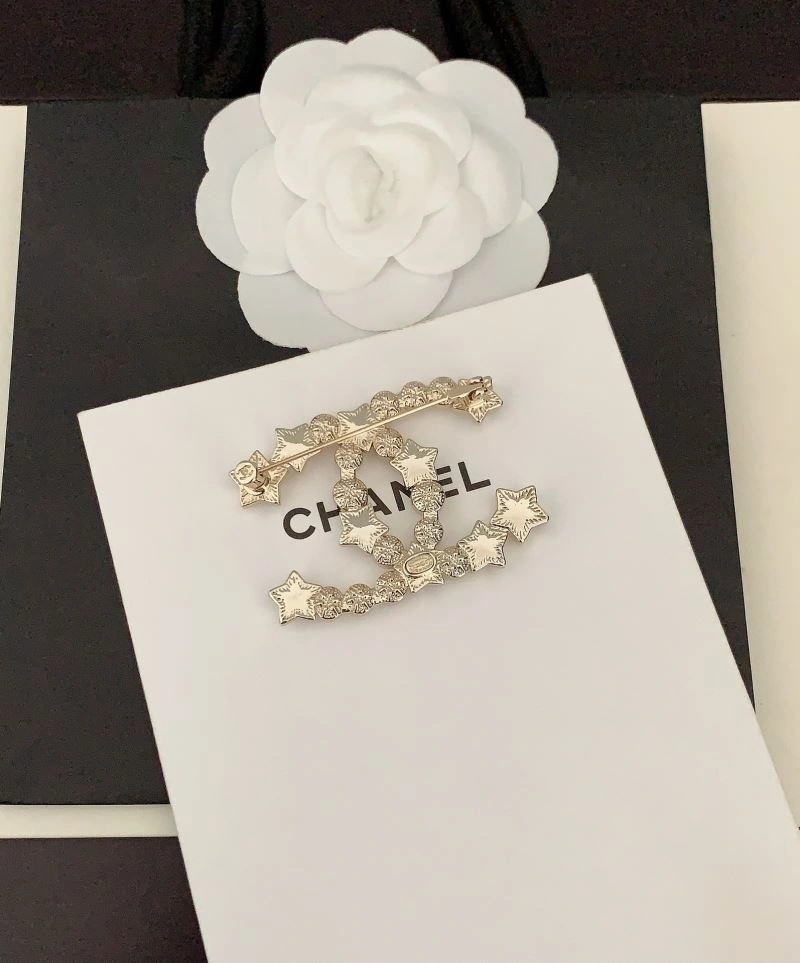 Snug Chanel Brooches 228212