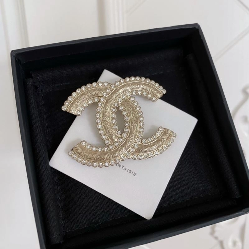 Chanel Brooches Trendy 228210