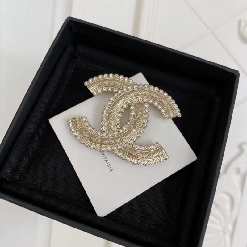 Chanel Brooches Trendy 228210