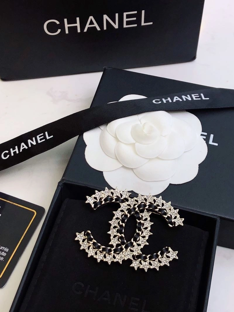 Comfortable Chanel Brooches 228206