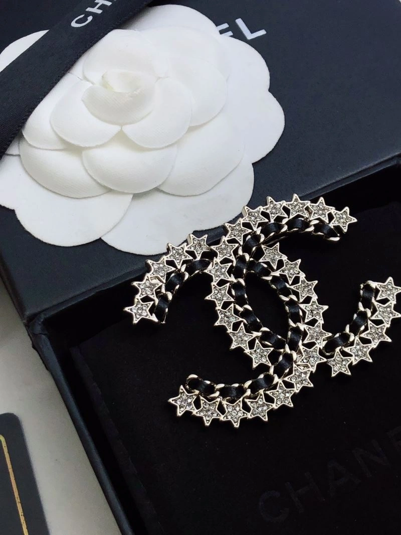 Comfortable Chanel Brooches 228206