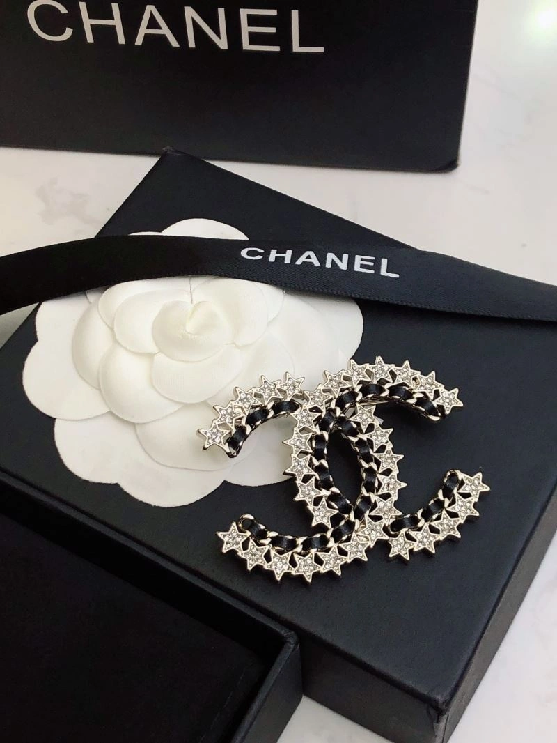 Comfortable Chanel Brooches 228206