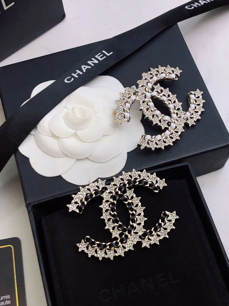 Comfortable Chanel Brooches 228206