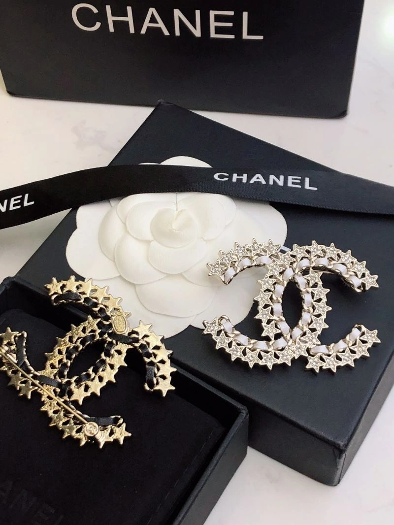 Comfortable Chanel Brooches 228206