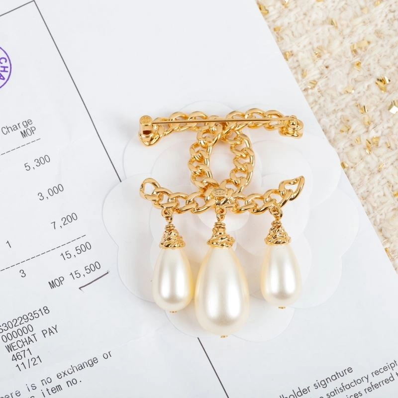 FreshLook Chanel Brooches 228189