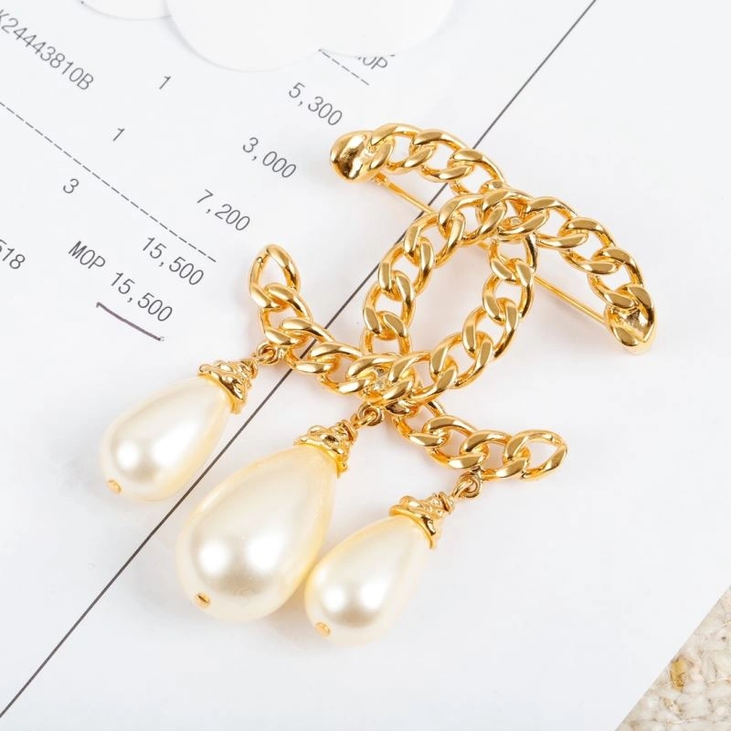 FreshLook Chanel Brooches 228189