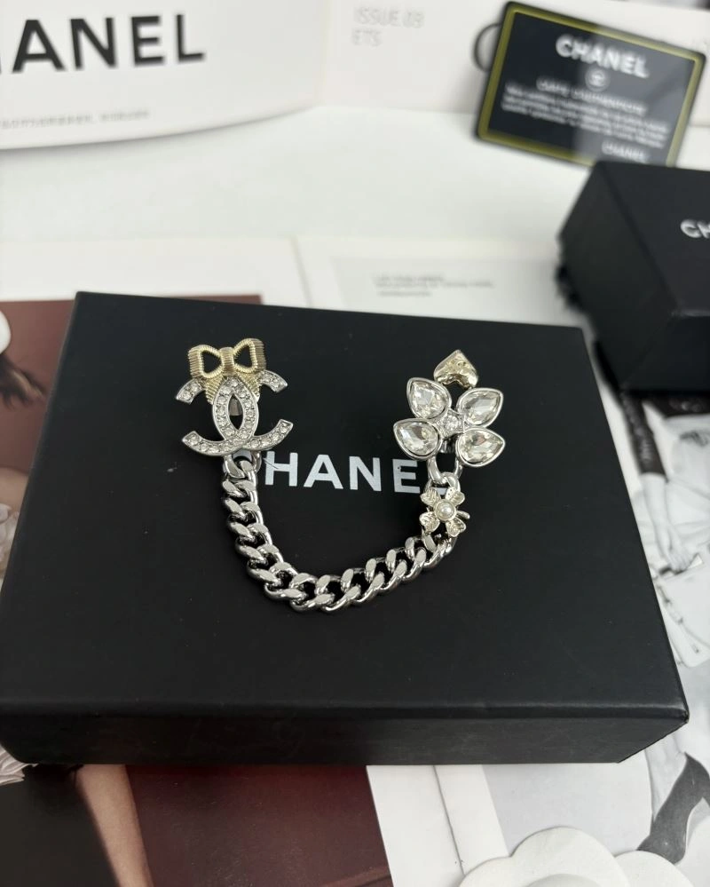 SmartChoice Chanel Brooches 228184