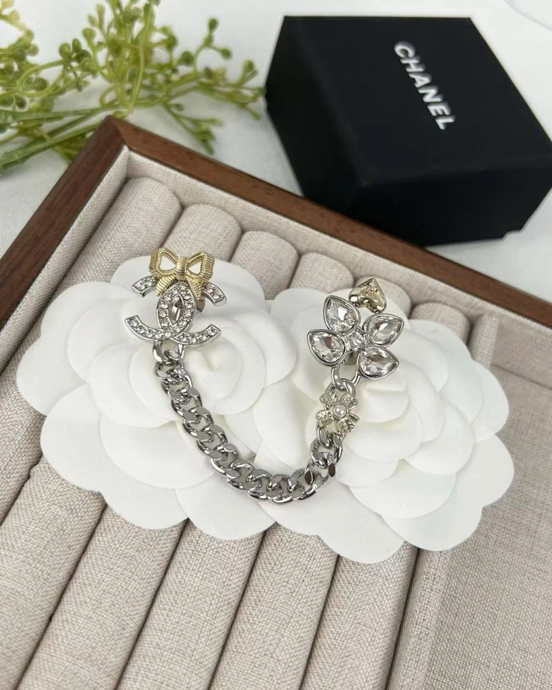 SmartChoice Chanel Brooches 228184