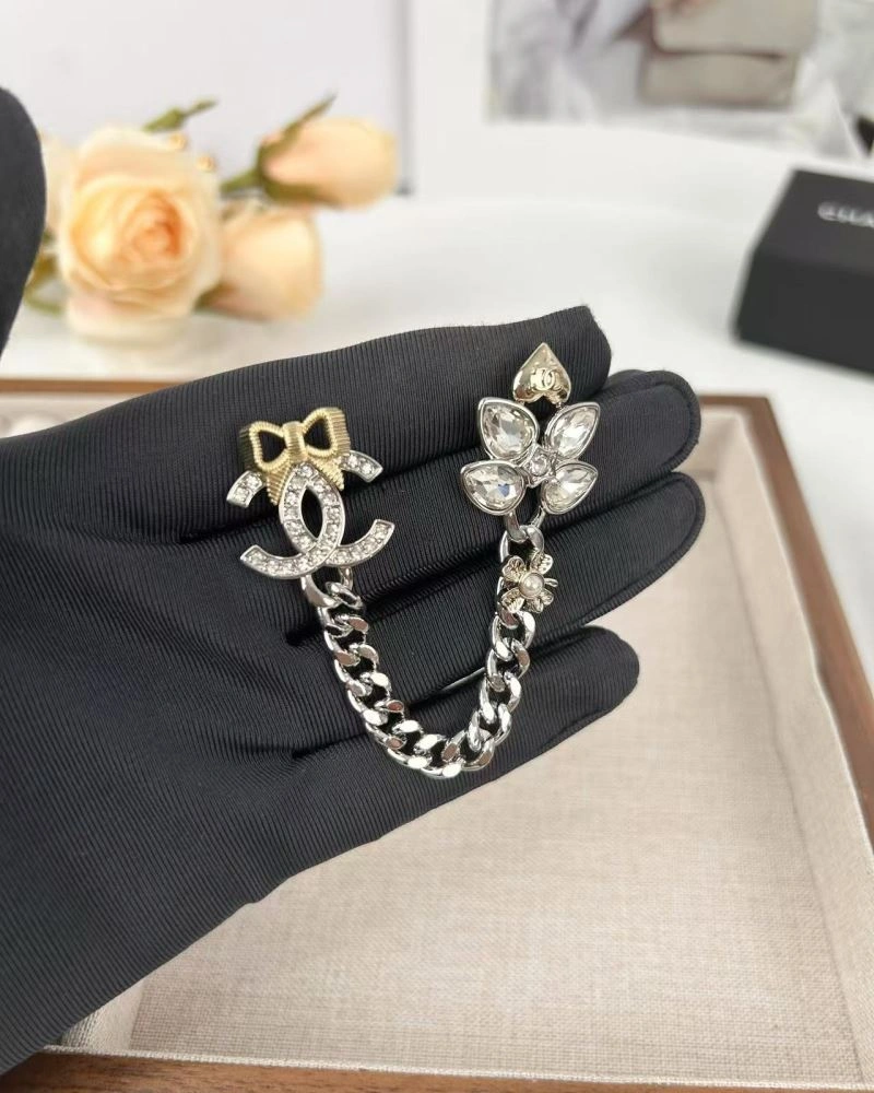SmartChoice Chanel Brooches 228184
