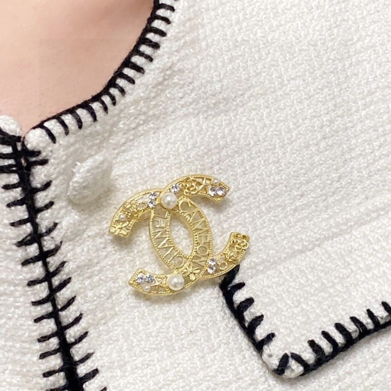 Vibrant Chanel Brooches 228181