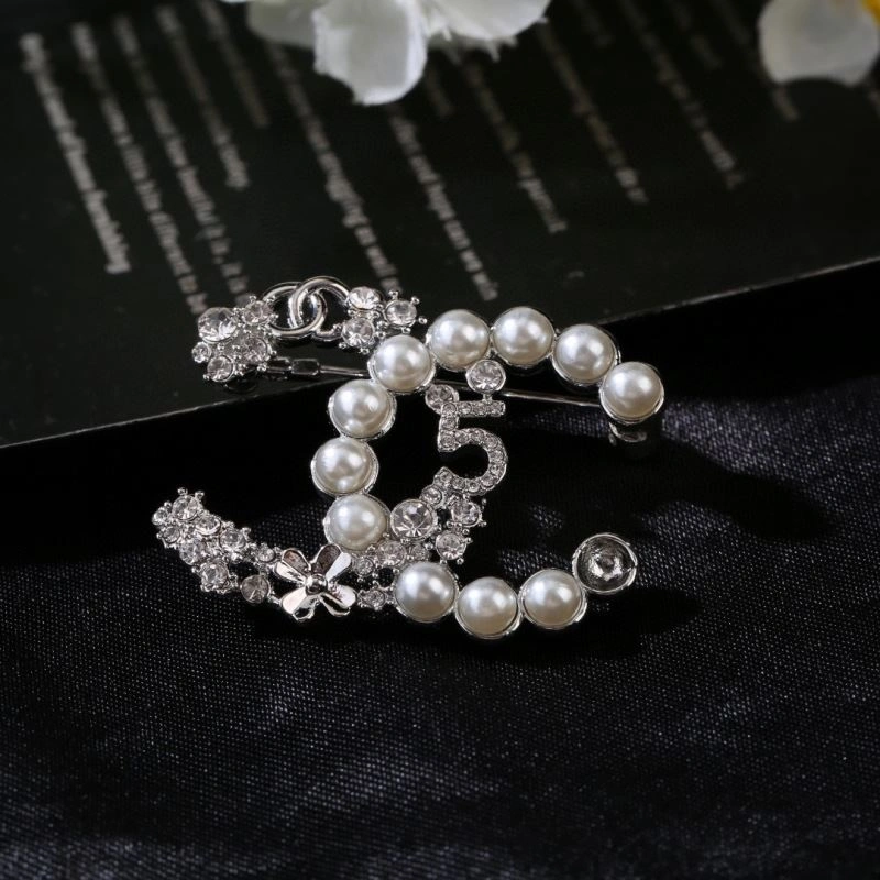 Upgraded Chanel Brooches 228175