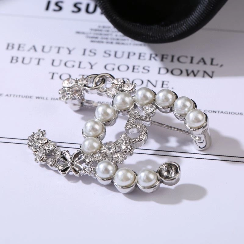 Upgraded Chanel Brooches 228175