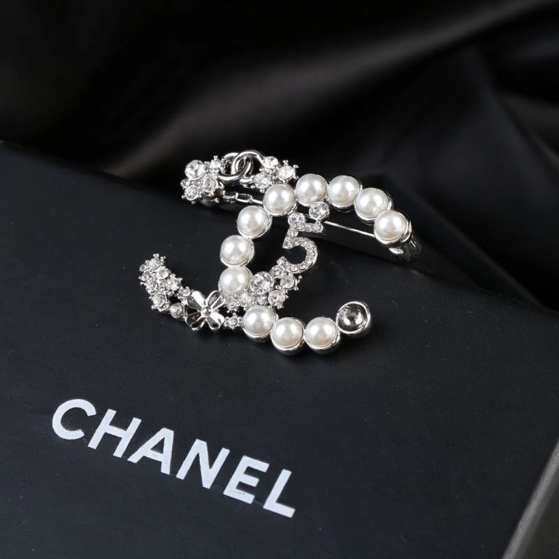 Upgraded Chanel Brooches 228175
