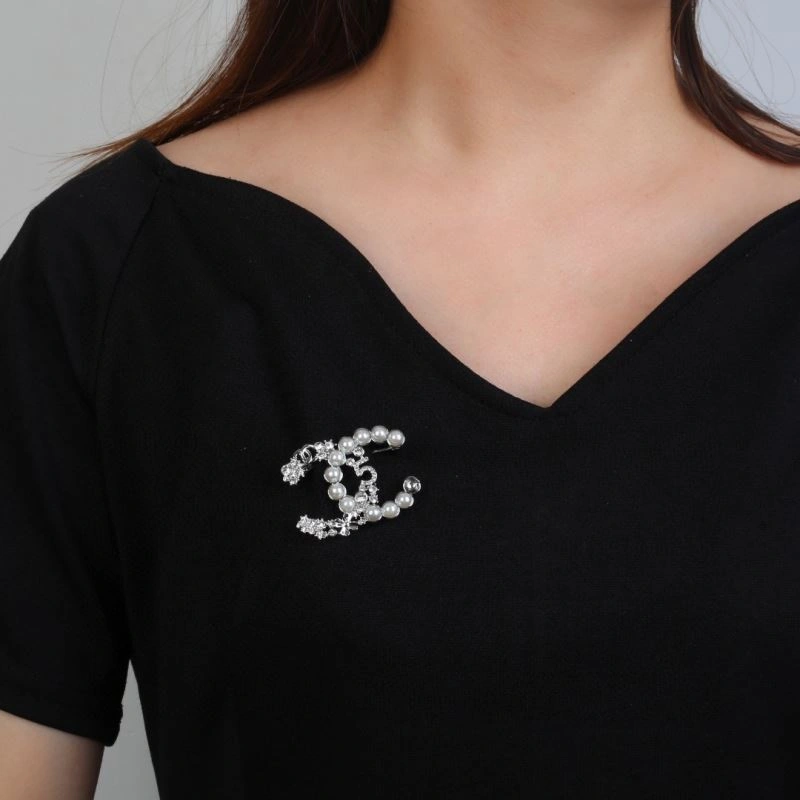 Upgraded Chanel Brooches 228175
