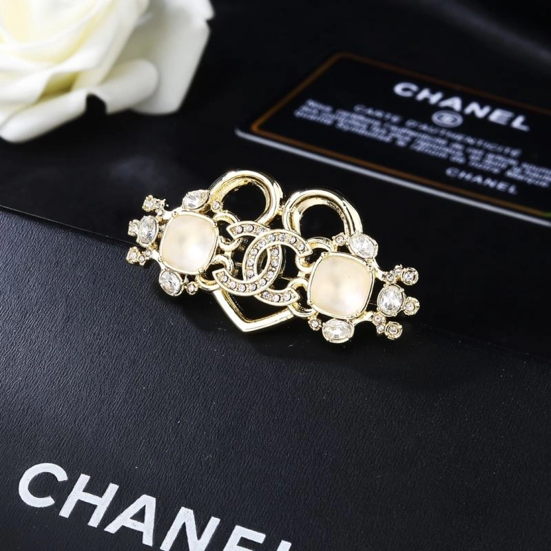 Chanel Brooches Stylish 228171