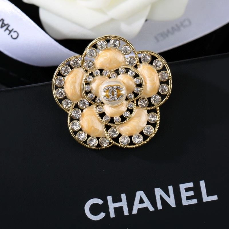 Unique Chanel Brooches 228214