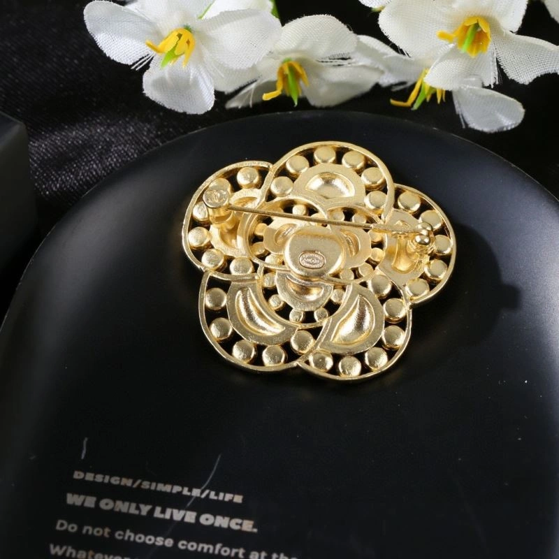 Unique Chanel Brooches 228214