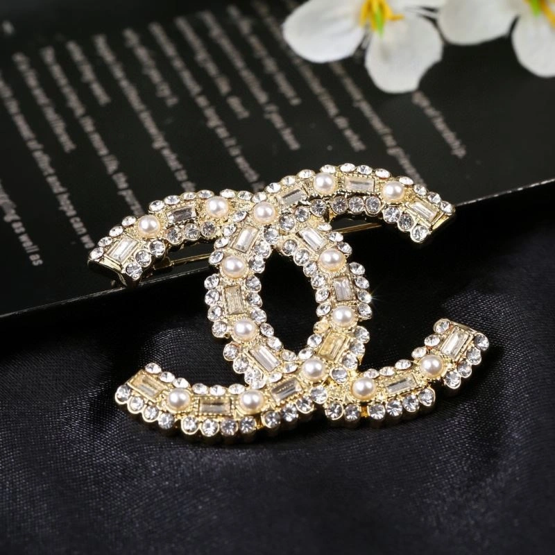MultiPurpose Chanel Brooches 228168