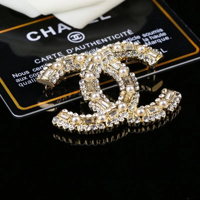 MultiPurpose Chanel Brooches 228168
