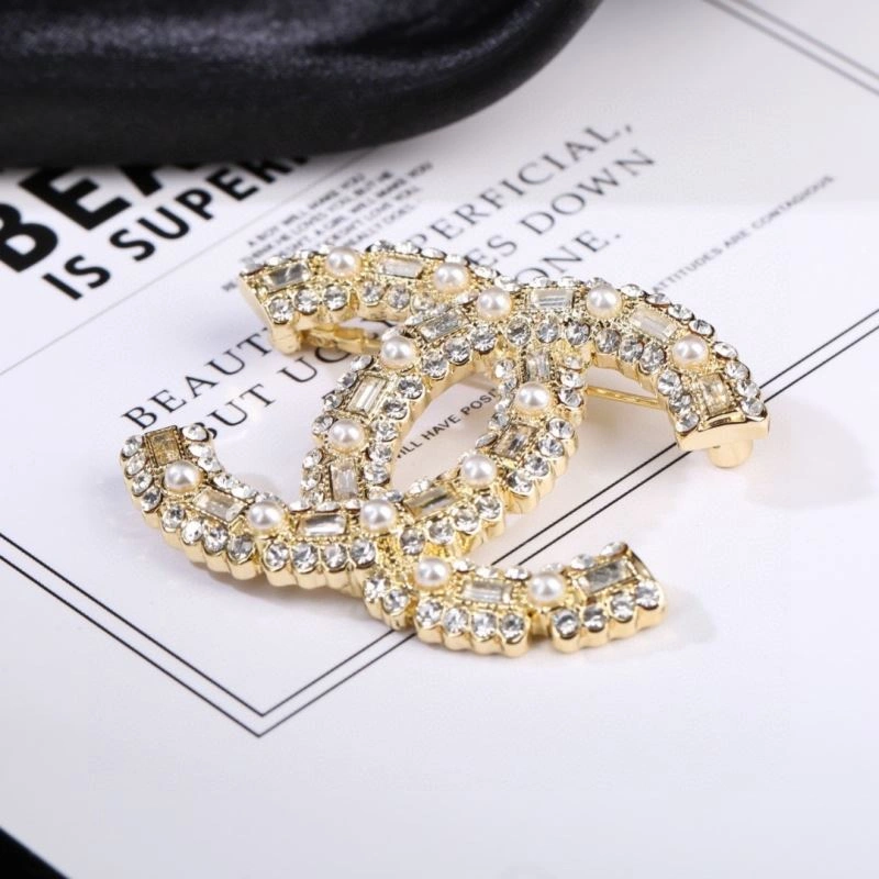 MultiPurpose Chanel Brooches 228168