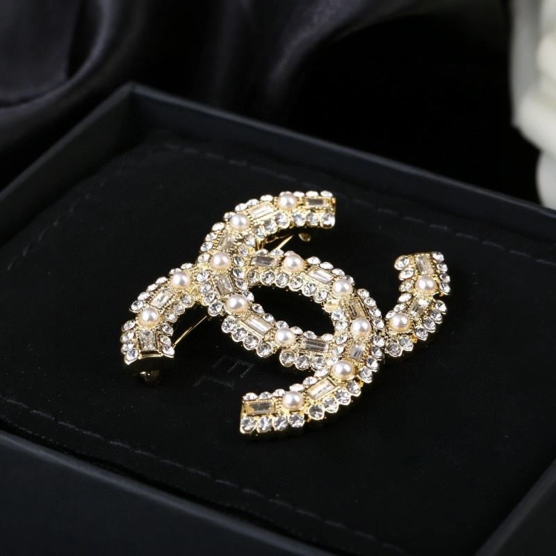 MultiPurpose Chanel Brooches 228168