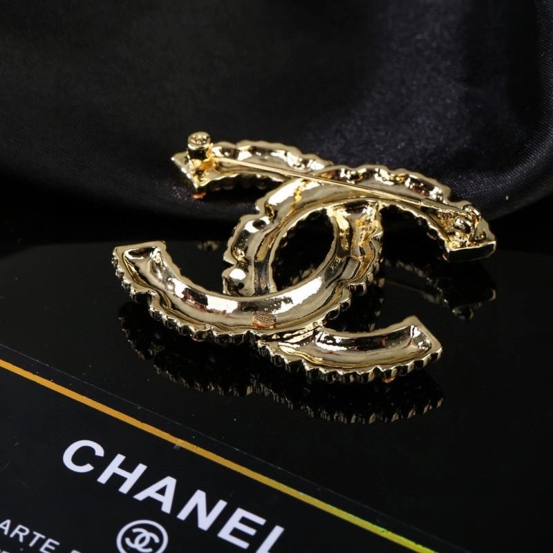 MultiPurpose Chanel Brooches 228168