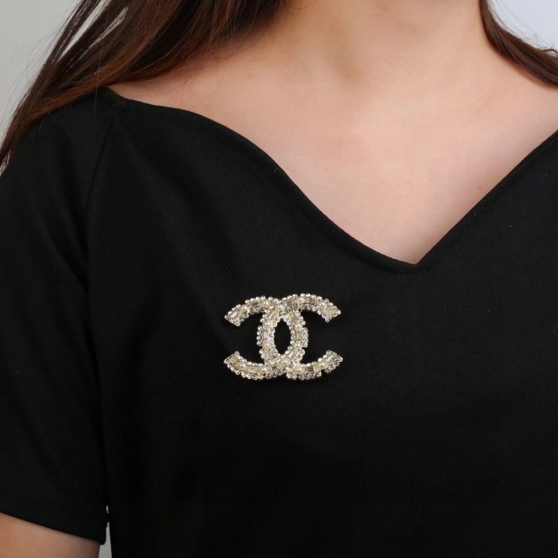 MultiPurpose Chanel Brooches 228168