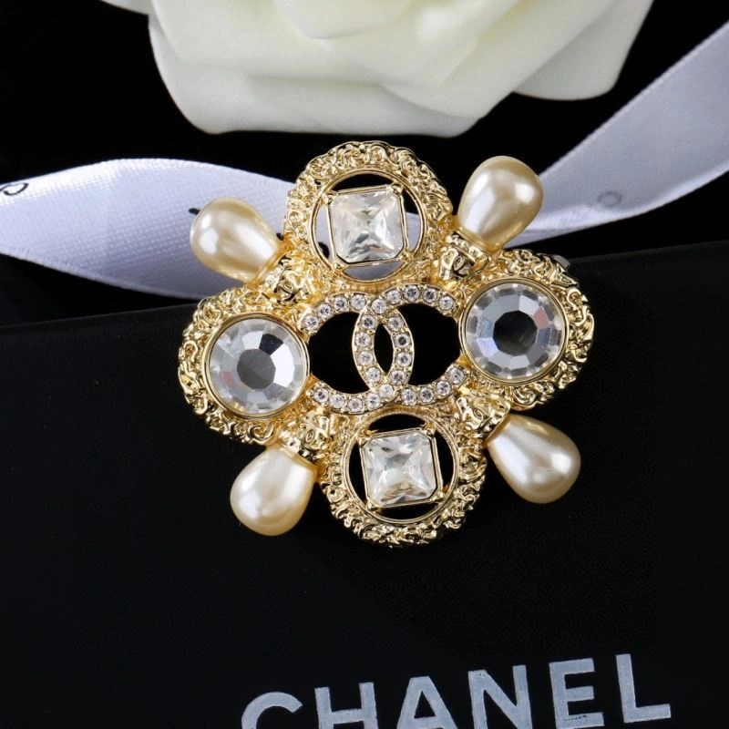 Trendy Chanel Brooches 228144