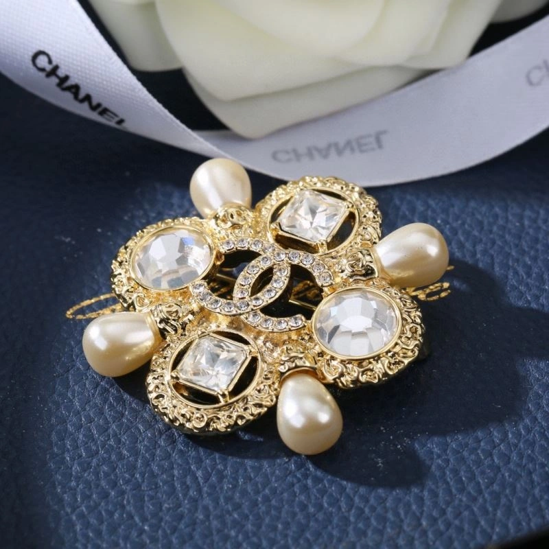 Trendy Chanel Brooches 228144
