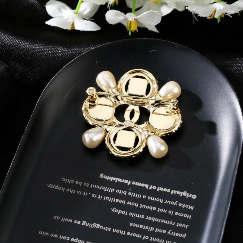 Trendy Chanel Brooches 228144