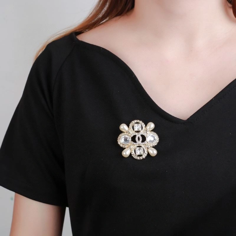 Trendy Chanel Brooches 228144