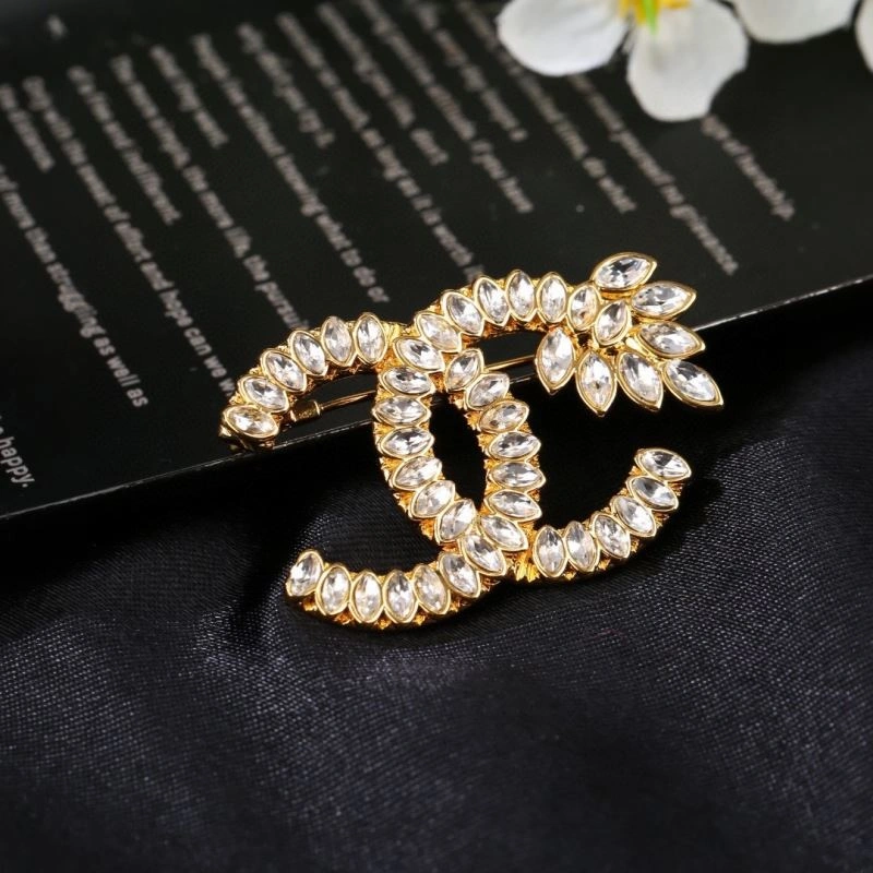 Sleek Chanel Brooches 228146