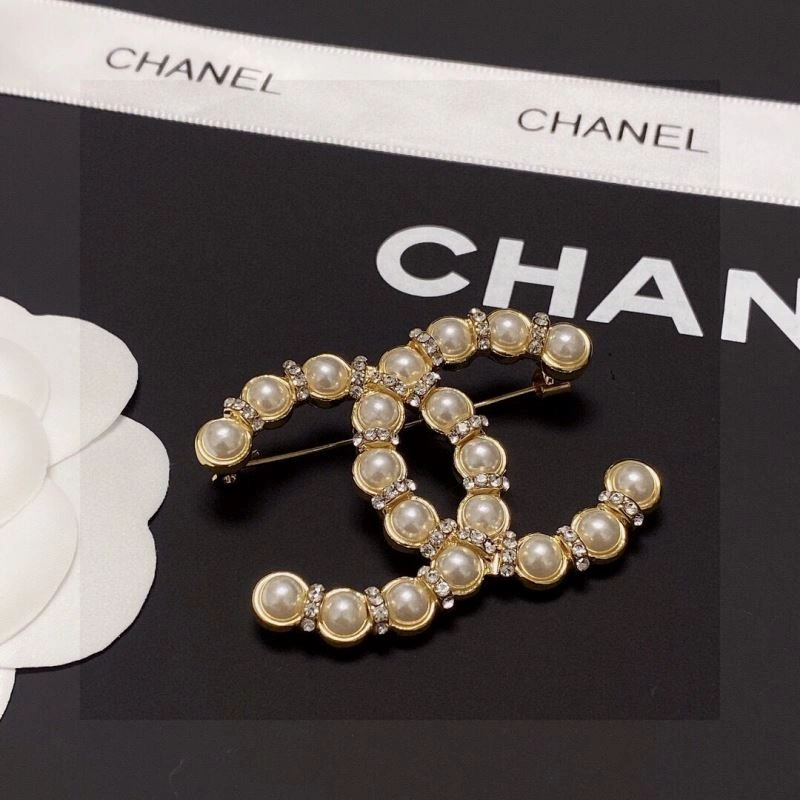 ModernLook Chanel Brooches 228161