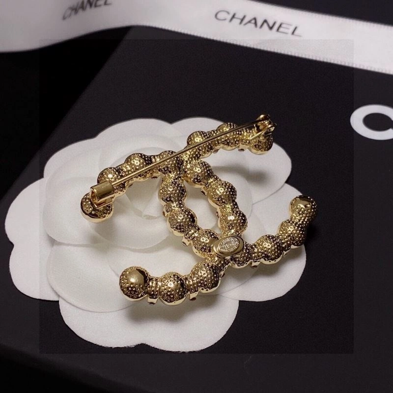 ModernLook Chanel Brooches 228161