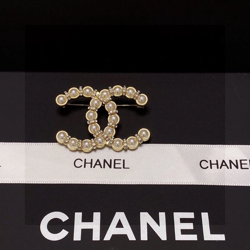 ModernLook Chanel Brooches 228161