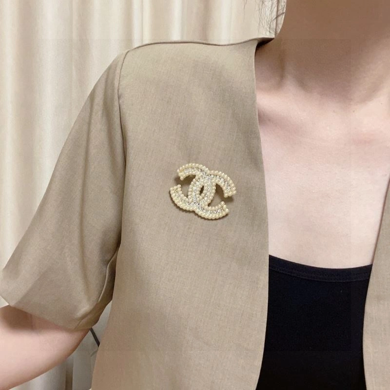 Chanel Brooches Soft 228140