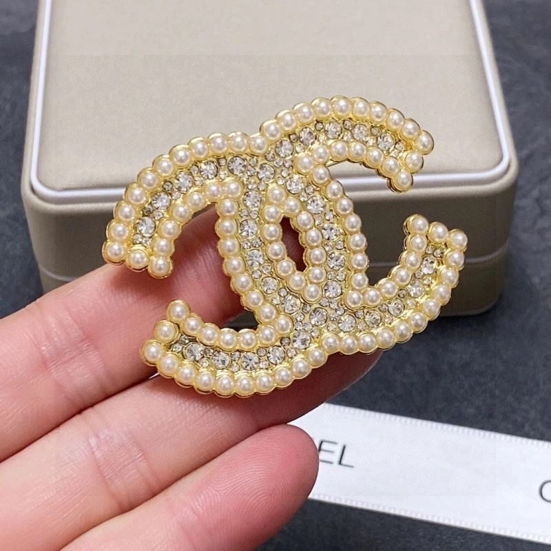 Chanel Brooches Soft 228140