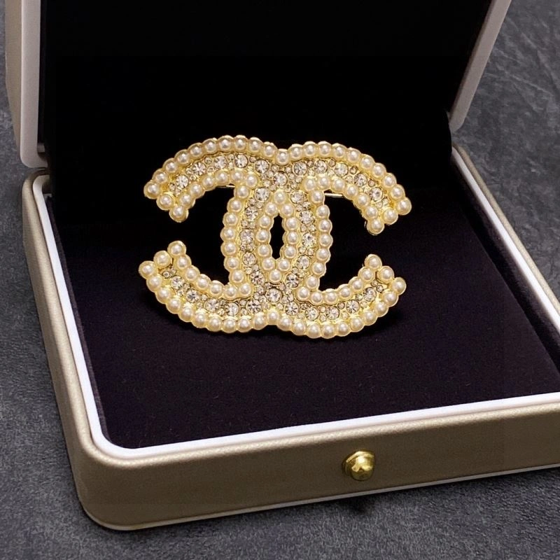Chanel Brooches Soft 228140