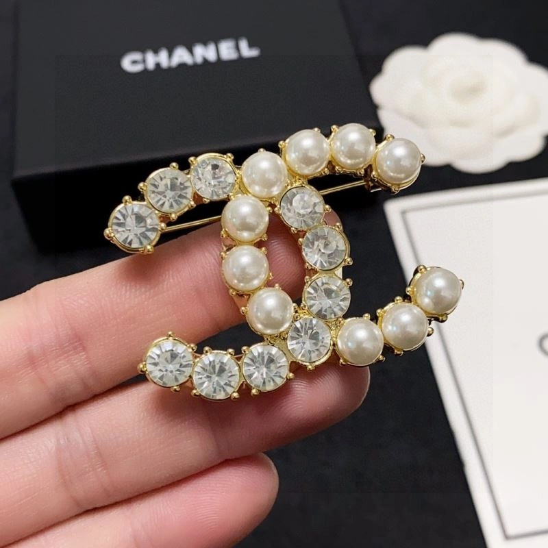 Chanel Brooches SmoothTexture 228134