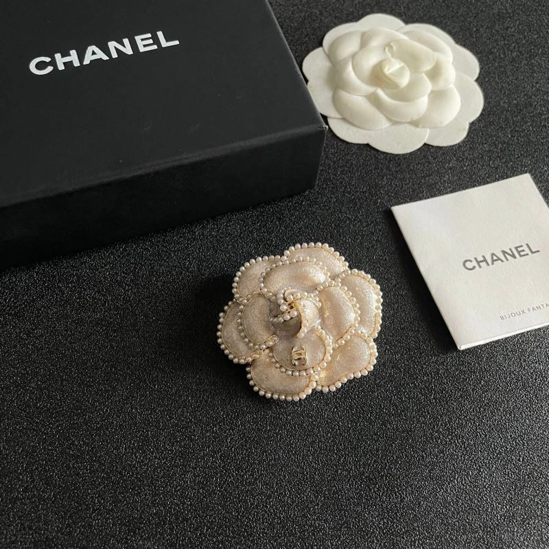 WaterResistant Chanel Brooches 228141