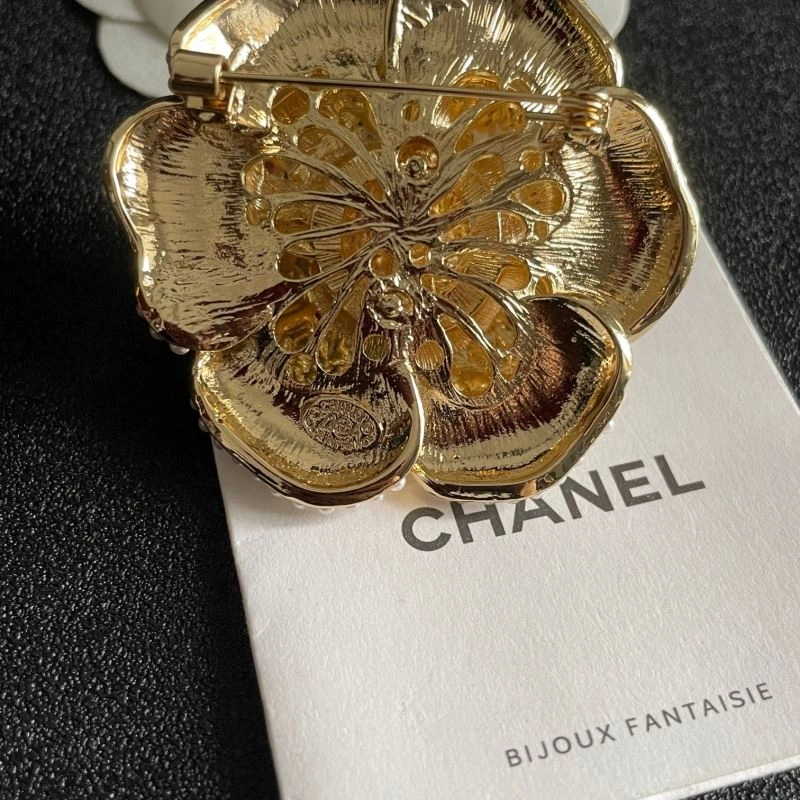 WaterResistant Chanel Brooches 228141
