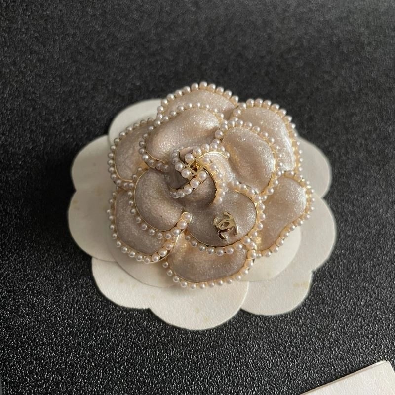 WaterResistant Chanel Brooches 228141