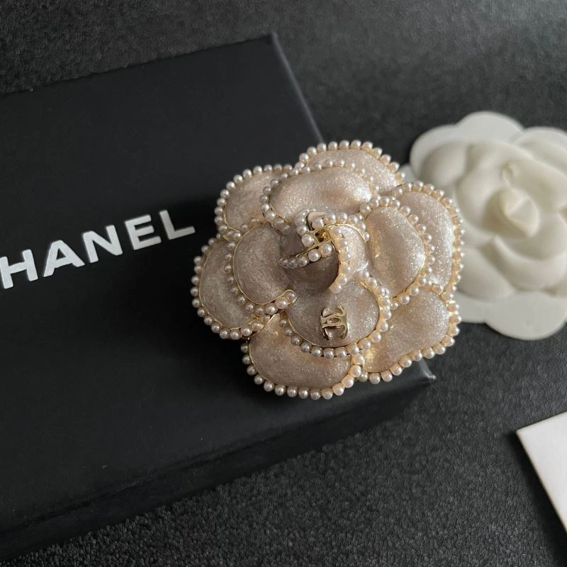 WaterResistant Chanel Brooches 228141