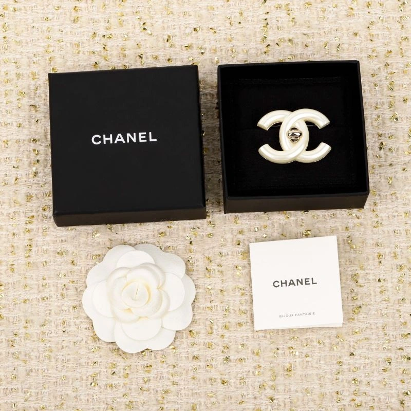 SportInspired Chanel Brooches 228172