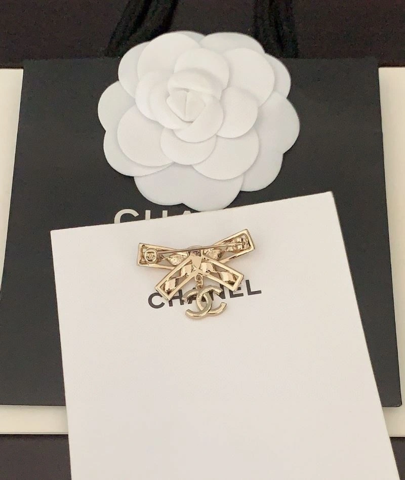 HighPerformance Chanel Brooches 228130