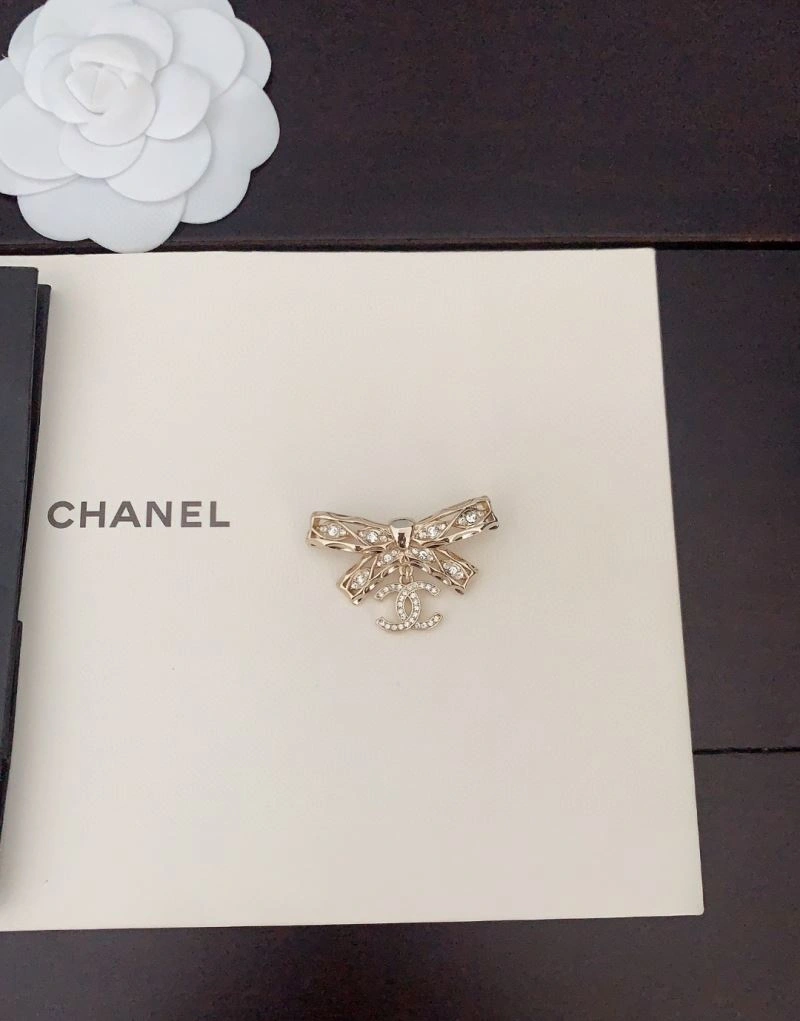 HighPerformance Chanel Brooches 228130